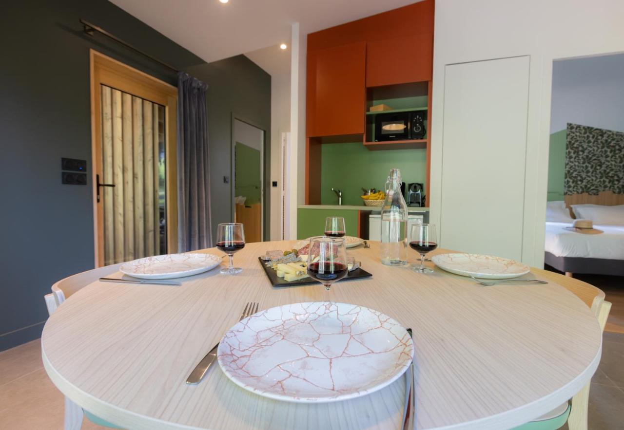 Hotel - Lodges De Lemptegy Saint-Ours  Εξωτερικό φωτογραφία